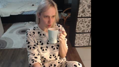 Snapshot of mrsluck chatting on 06.03.26 Sasha online show from 06.03.26