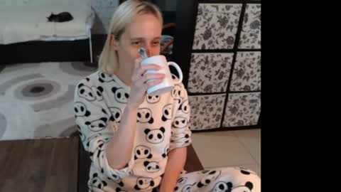 Snapshot of mrsluck chatting on 06.20.26 Sasha online show from 06.20.26