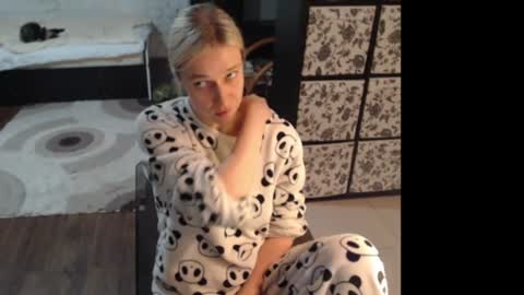 Snapshot of mrsluck chatting on 06.21.26 Sasha online show from 06.21.26