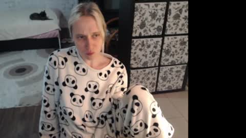 Snapshot of mrsluck chatting on 06.23.26 Sasha online show from 06.23.26