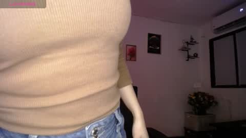 Snapshot of ms_lissa chatting on 09.15.25 MISS LISSA online show from 09.15.25