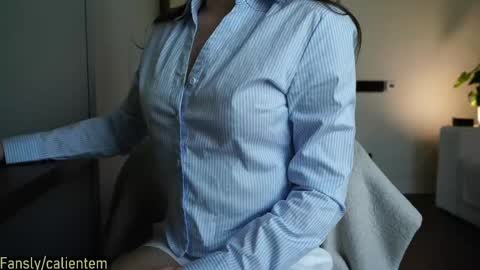 Snapshot of ms_seductive chatting on 05.17.26 Your M online show from 05.17.26