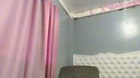 mscherry_ online show from 11.08.25