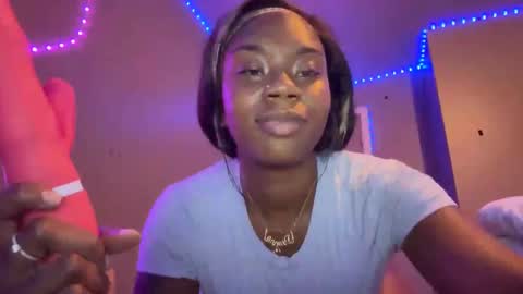 Snapshot of mskitty000 chatting on 09.17.25 mskitty000 online show from 09.17.25