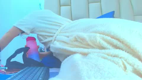 FERNANDA 3 online show from 10.22.25