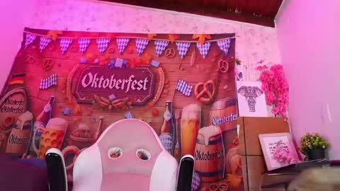 Manuela  online show from 09.23.25