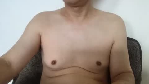 Snapshot of mtakashi2 chatting on 10.13.25 mtakashi2 online show from 10.13.25