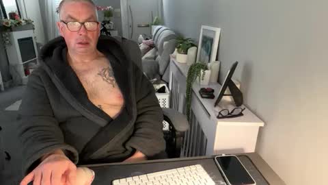 Snapshot of mtb1697 chatting on 04.02.26 mtb1697 online show from 04.02.26