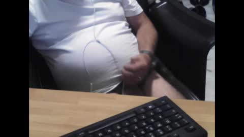 Snapshot of mtwpaul chatting on 10.11.25 mtwpaul online show from 10.11.25