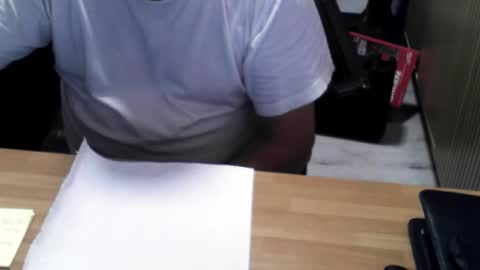 Snapshot of mtwpaul chatting on 12.21.25 mtwpaul online show from 12.21.25