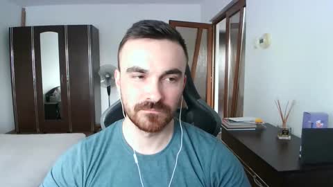 Snapshot of mu5clemania chatting on 05.17.26 Victor online show from 05.17.26