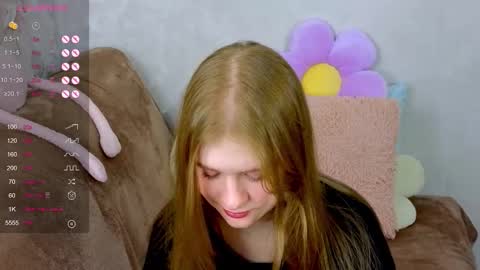 Snapshot of muerta1 chatting on 10.13.25 muerta1 online show from 10.13.25