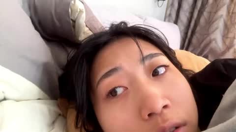 Mia online show from 04.22.26