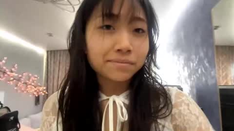 Mia online show from 04.24.26