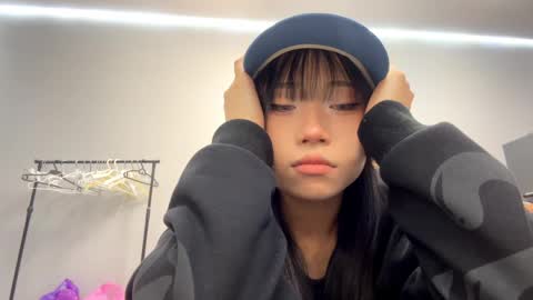 Mia online show from 05.04.26