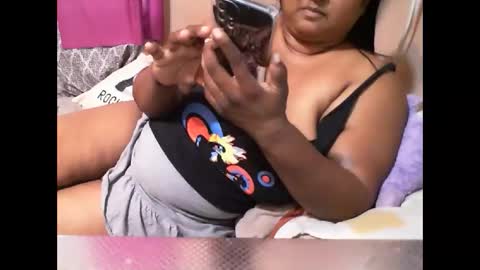 Snapshot of munniegalz1 chatting on 12.05.24 your angel online show from 12.05.24