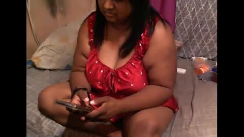 Snapshot of munniegalz1 chatting on 02.14.25 your angel online show from 02.14.25