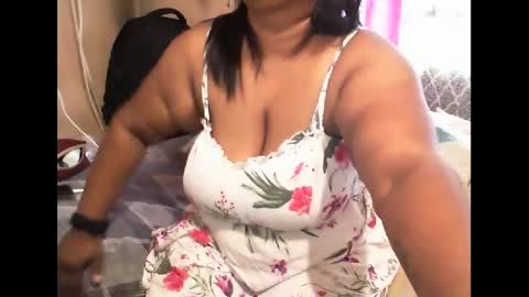 Snapshot of munniegalz1 chatting on 02.16.25 your angel online show from 02.16.25