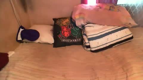 Snapshot of munniegalz1 chatting on 10.13.25 your angel online show from 10.13.25