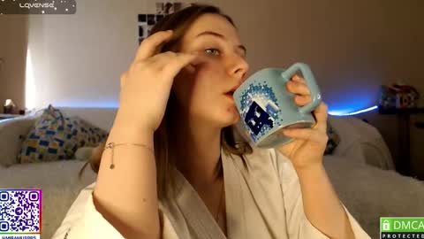 Snapshot of murrrworren chatting on 02.22.25 Mira online show from 02.22.25