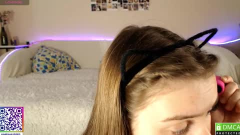 Snapshot of murrrworren chatting on 02.28.25 Mira online show from 02.28.25