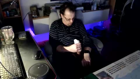 Snapshot of muschiliebhaber chatting on 01.12.26 Horny Goat online show from 01.12.26