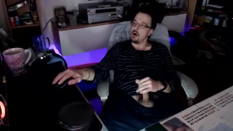 Snapshot of muschiliebhaber chatting on 02.18.26 Horny Goat online show from 02.18.26
