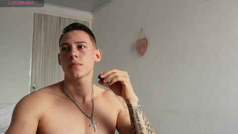 Snapshot of muscle_king_cum chatting on 04.25.26 muscle_king_cum online show from 04.25.26