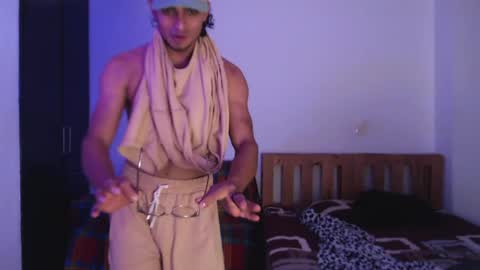 Snapshot of muscle_man1 chatting on 04.19.26 Mike online show from 04.19.26