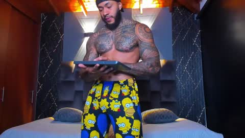 Snapshot of muscle_man19 chatting on 12.14.24 Nick online show from 12.14.24