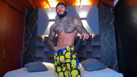 Snapshot of muscle_man19 chatting on 12.28.24 Nick online show from 12.28.24