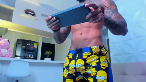 Snapshot of muscle_man19 chatting on 01.31.25 Nick online show from 01.31.25