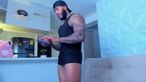 Snapshot of muscle_man19 chatting on 02.22.25 Nick online show from 02.22.25