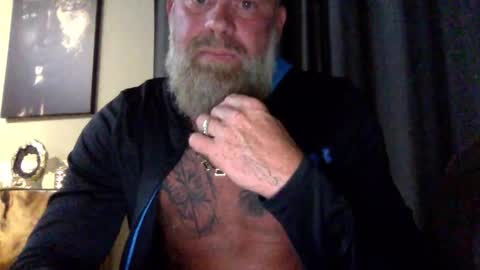 Snapshot of muscledick40 chatting on 09.11.25 muscledick40 online show from 09.11.25