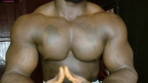 Snapshot of musclegodsammy23 chatting on 04.05.26 musclegod23 online show from 04.05.26