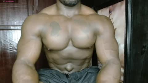 Snapshot of musclegodsammy23 chatting on 04.14.26 musclegod23 online show from 04.14.26