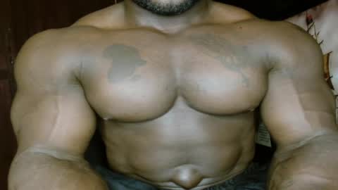 Snapshot of musclegodsammy23 chatting on 06.03.26 musclegod23 online show from 06.03.26