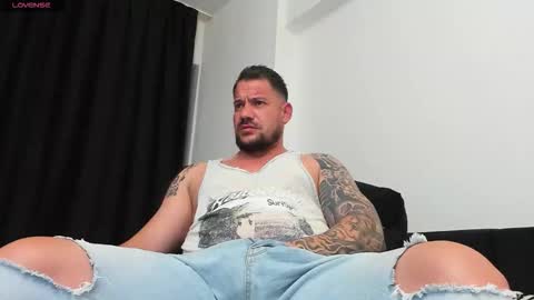 Snapshot of musclemonster31 chatting on 09.24.25 MuscleMonster31 online show from 09.24.25