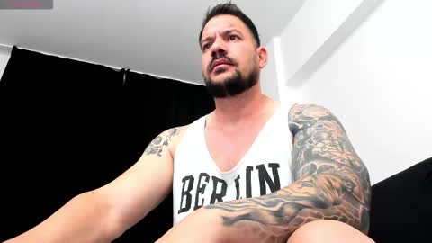 Snapshot of musclemonster31 chatting on 09.28.25 MuscleMonster31 online show from 09.28.25