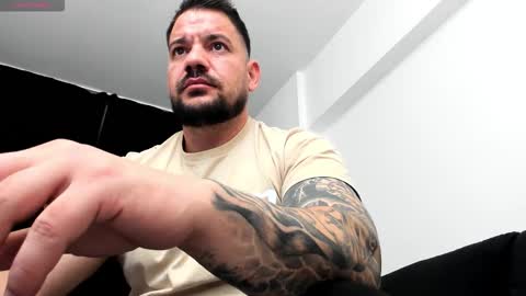 Snapshot of musclemonster31 chatting on 10.16.25 MuscleMonster31 online show from 10.16.25