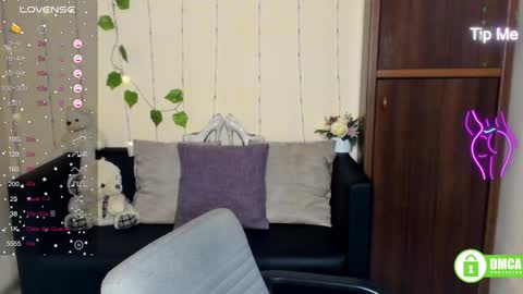 Snapshot of muse_kitty_jenia chatting on 01.31.25 Jenya online show from 01.31.25