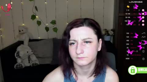 Snapshot of muse_kitty_jenia chatting on 02.14.25 Jenya online show from 02.14.25