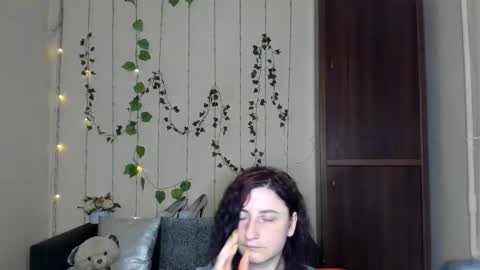 Jeneva online show from 04.15.26