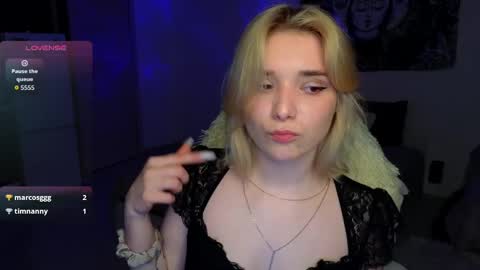 Snapshot of musyacute chatting on 05.29.26 Molly online show from 05.29.26