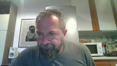 Snapshot of muzungu5 chatting on 11.04.25 muzungu5 online show from 11.04.25