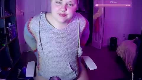 Snapshot of mxgoddex chatting on 03.07.25 Caidra online show from 03.07.25