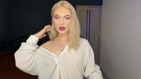 Sandra Muse online show from 02.07.25