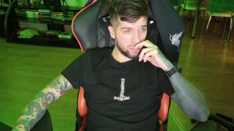 Snapshot of my_name_sinner chatting on 01.12.25 you can call me Sinner online show from 01.12.25