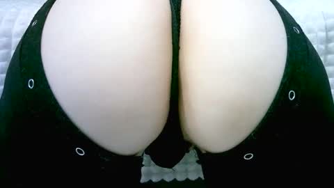 Snapshot of my_tightholes chatting on 12.03.24 my_tightholes online show from 12.03.24