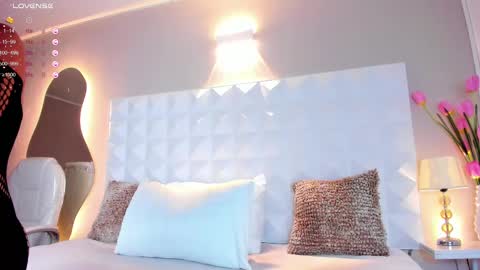 Mariana Evans online show from 03.06.25